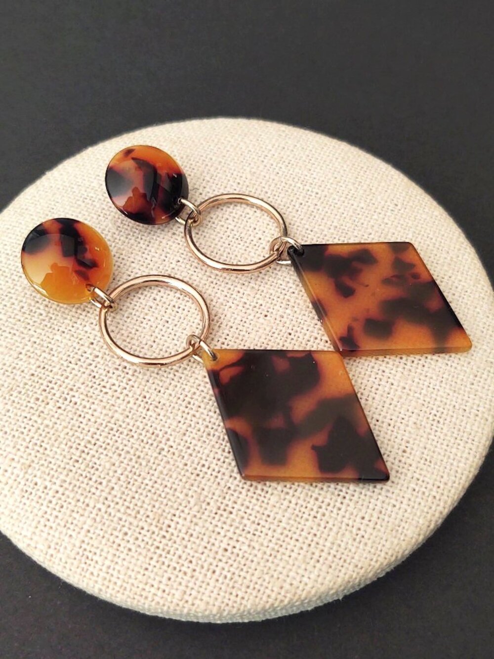 Faux tortoise shell geometric dangle earrings
